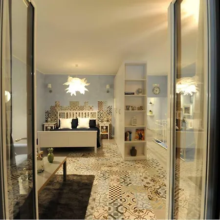 Light Blue Неаполь